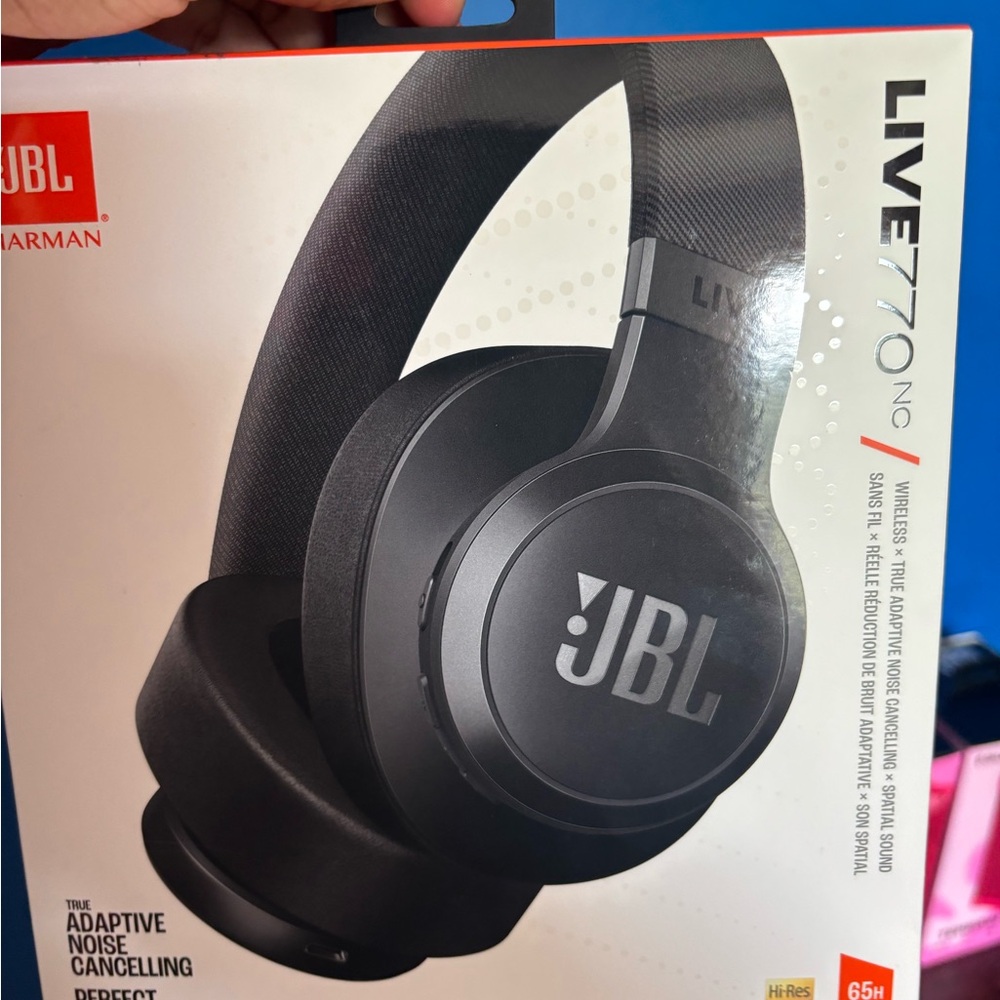 JBL Live 770NC Black Wireless Headphones new